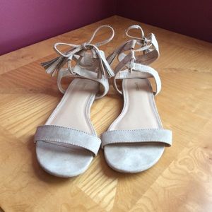 Express faux suede gladiator sandal Sz 8 tan